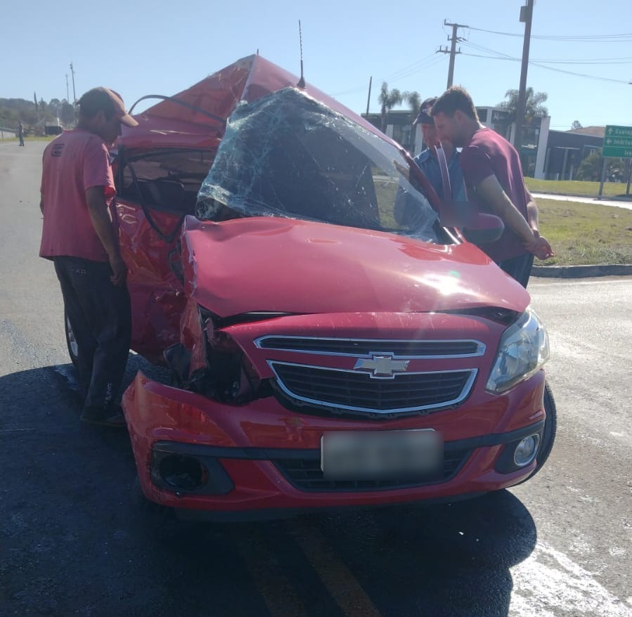 Veículo com placas de Ponta Grossa se envolveu no acidente