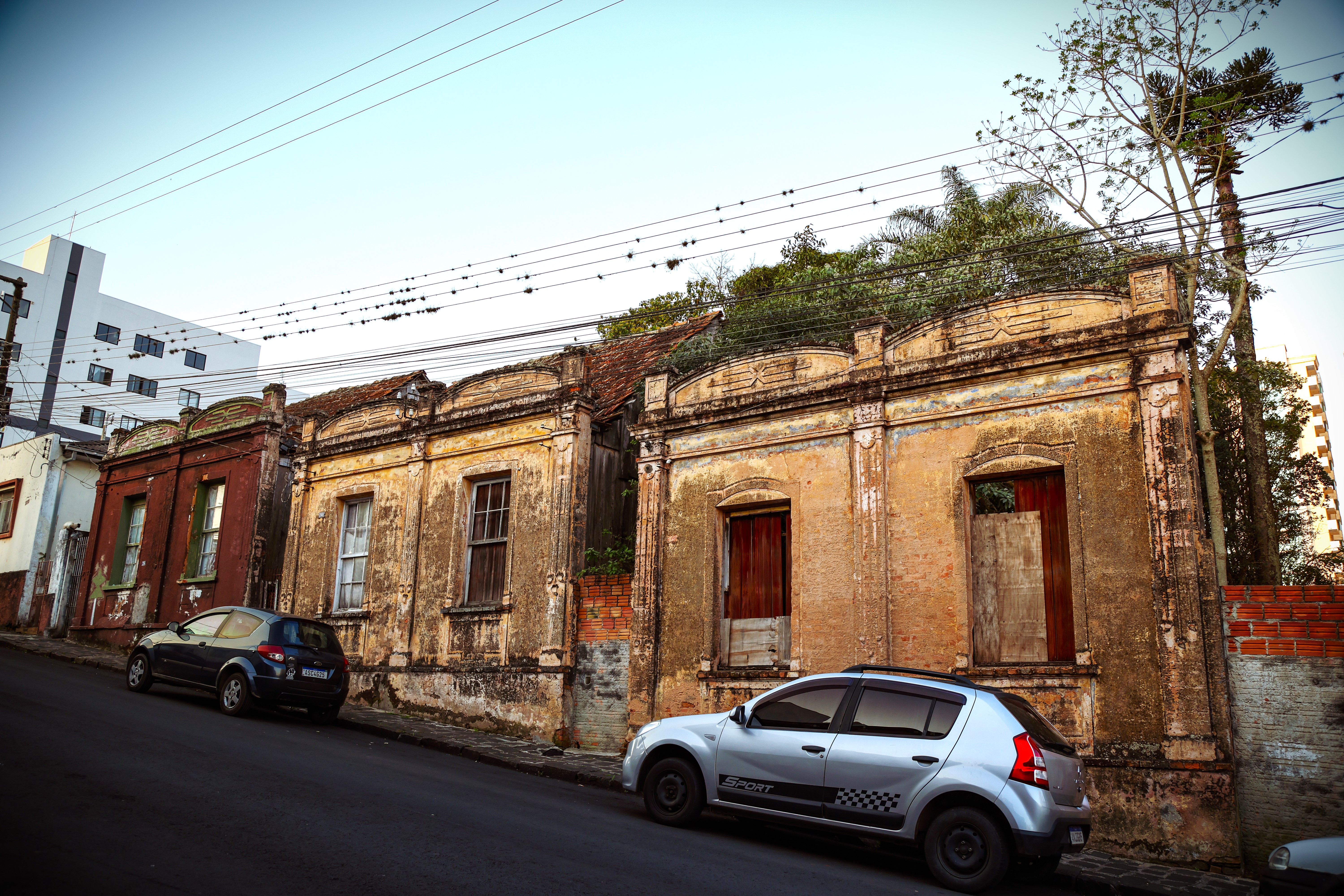 Estruturas estão localizadas na rua Engenheiro Schamber