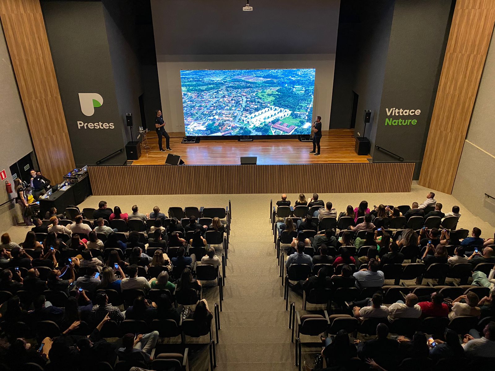 A apresentação contou com cerca de 300 corretores e parceiros