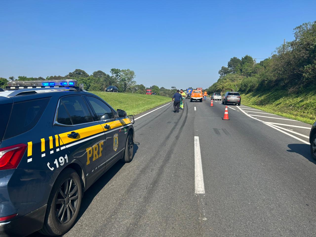 Acidente aconteceu na manhã deste sábado (23) na BR-277, em Campo Largo