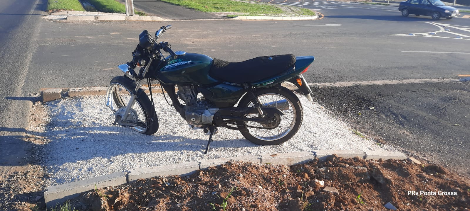 Acidente envolveu carro e motocicleta na tarde desta segunda-feira (11), em Palmeira