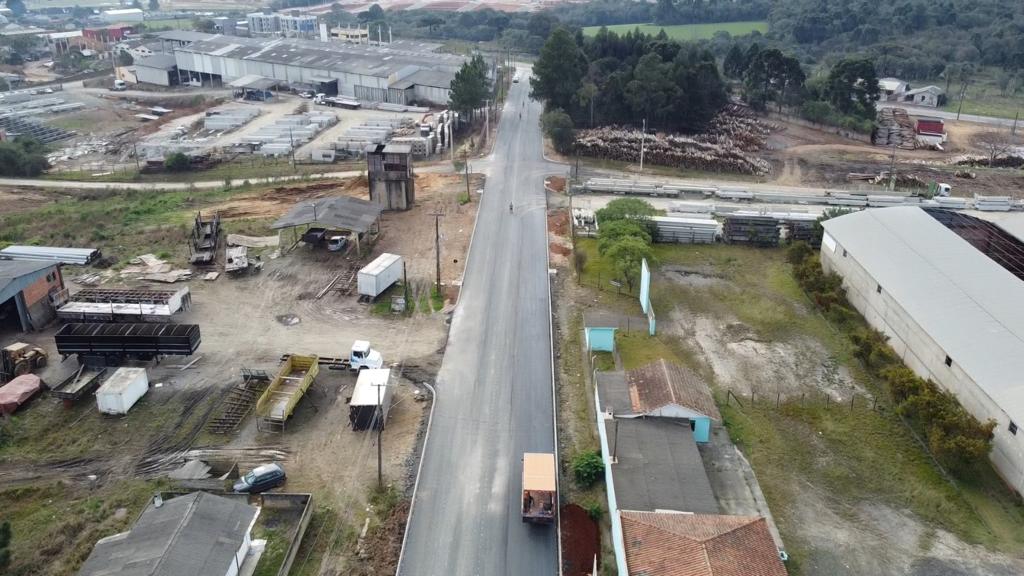 Ruas do Condomínio Industrial da Vila São João, próximo a BR-153, agora contam com asfalto