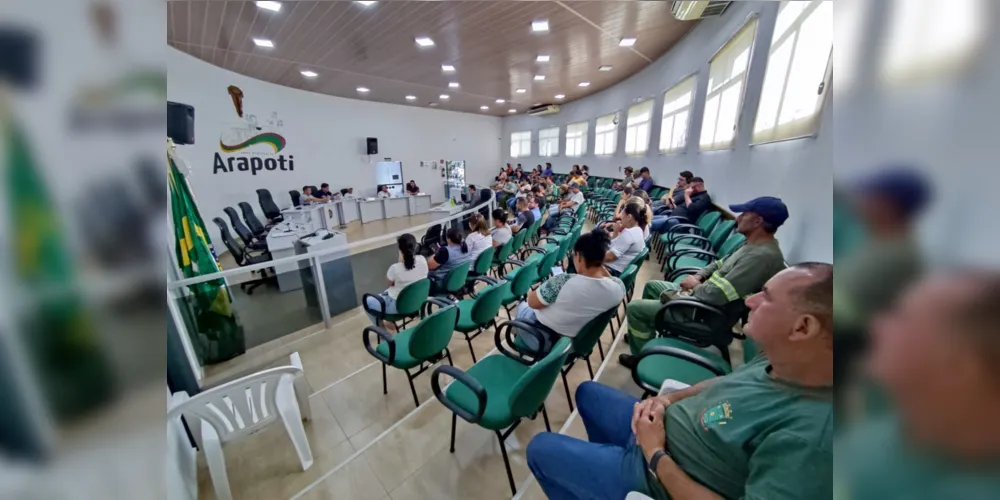 Câmara se reuniu com servidores no começo da tarde desta terça-feira (12)