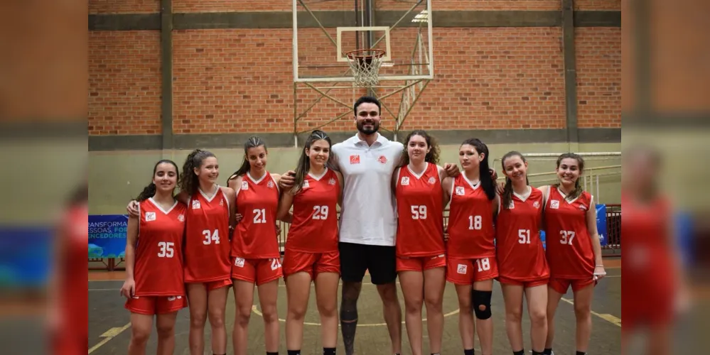 No basquete, as meninas da LDPG venceram os times de Apucarana e Toledo