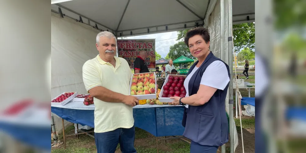 Nos dias 2 e 3 de dezembro acontece em Irati a 43ª Festa do Pêssego, no Parque Aquático