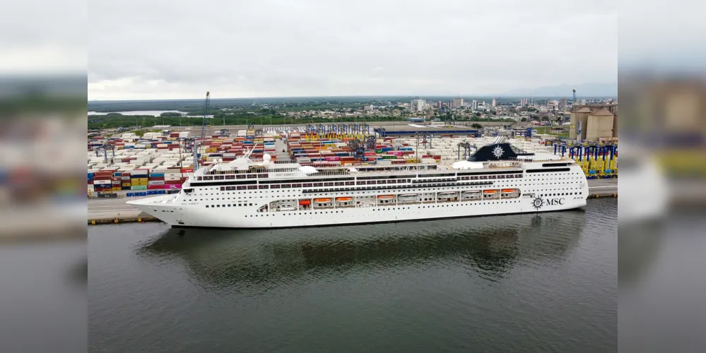 Embarques e desembarques ocorreram semanalmente no Porto de Paranaguá até o dia 8 de março de 2024