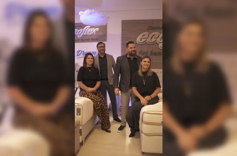 O Grupo MM tem se destacado no varejo com a abertura de lojas segmentadas, a nova aposta da varejista foi a inauguração da MM Dreams, na cidade de Castro, que aconteceu na noite da última terça-feira (17). Em parceria com a Ecoflex, a loja é especializada em produtos de conforto e descanso, como colchões, cabeceira, cama, mesa e banho.  É a quarta unidade da varejista na cidade e a primeira dentro desse conceito exclusivo.

 Juliana Pauliki Michalowski, Marcio Pauliki, Jorge Pauliki e Rubiane Pauliki Zanetti.
