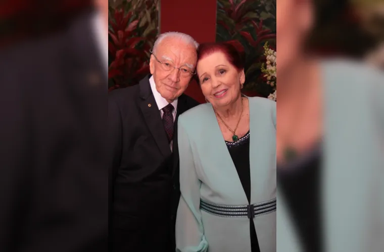 O casal Hilario Devicchi e Ruth Godoy Devicchi comemorou no último sábado (14), suas bodas de malaquita, 56 anos de feliz união. Hilario é destacado empresário ponta-grossense, diretor da Torre Blanca Imóveis. Da coluna RC os votos de muito amor e saúde para que o casal siga sendo exemplo para todos que os cercam