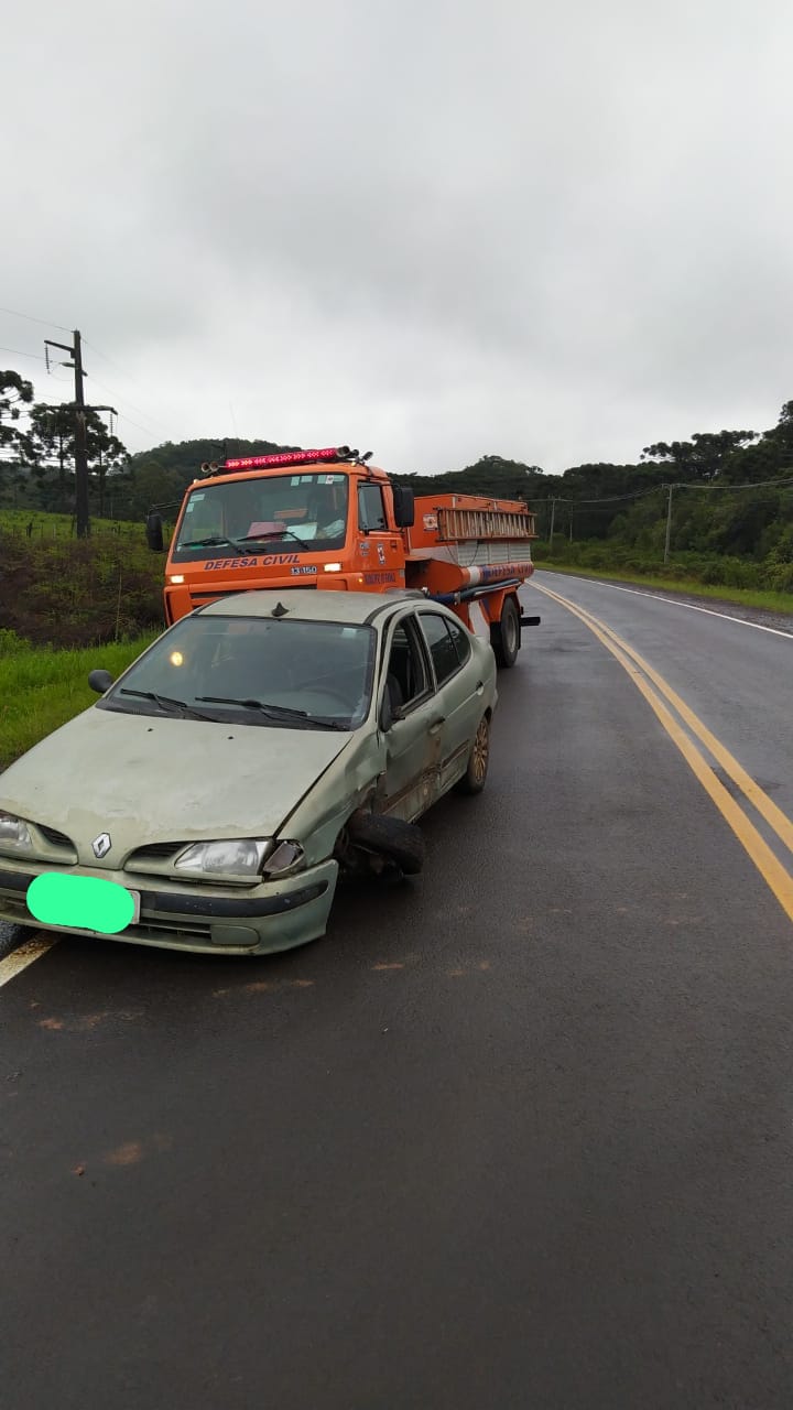 Um acidente deixou duas pessoas feridas nesta quinta-feira (05), na PR-170, no km 443, trecho entre Pinhão a Faxinal do Céu