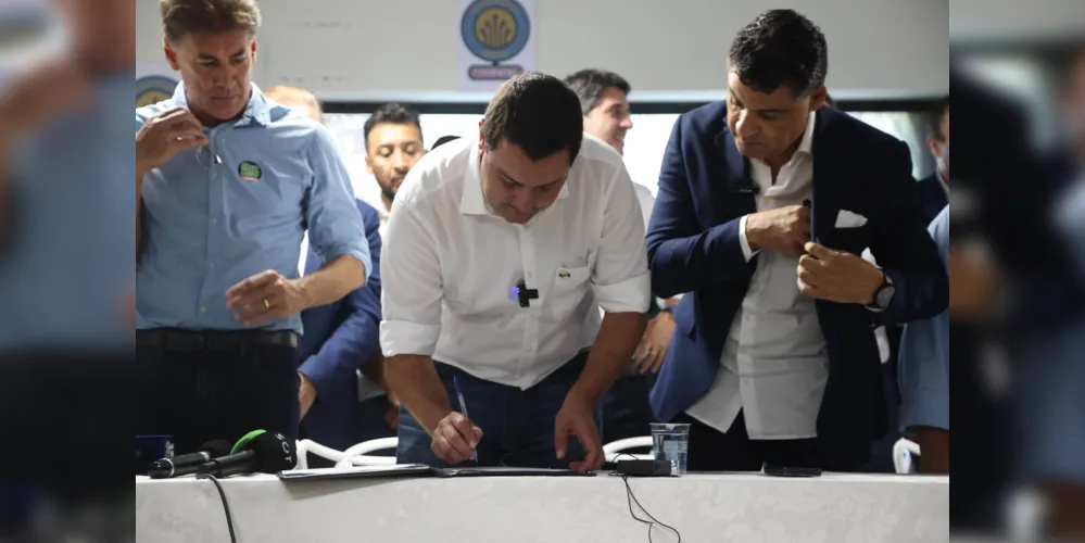 Governador Ratinho Junior durante a cerimônia, em Cascavel