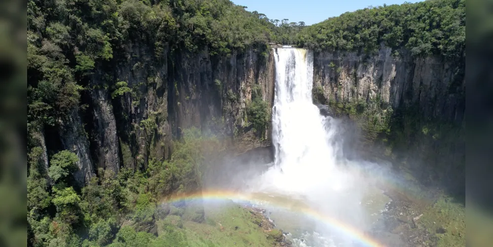 Monumento Natural Estadual Salto São João  tem se destacado como um destino turístico bastante procurado