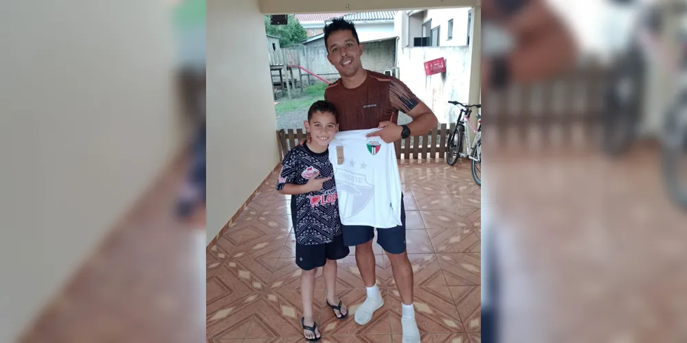 A escolinha de futebol CrossFut publicou em suas redes sociais uma nota parabenizando e desejando boa sorte ao jogador.