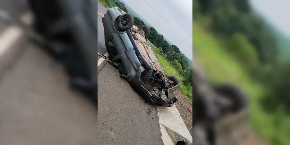 Automóvel ficou bastante destruído após o acidente