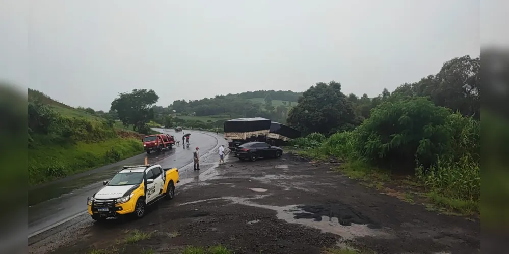 Imagem ilustrativa da imagem Grave colisão durante chuva deixa motorista ferido no Paraná