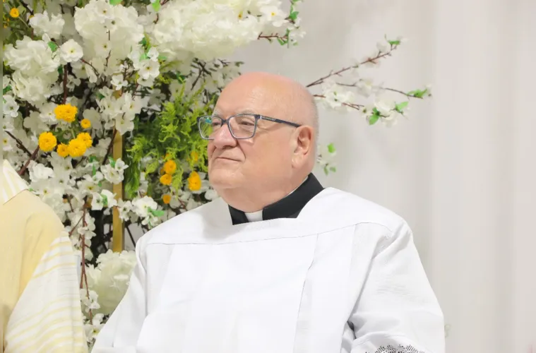 Na próxima quarta-feira (7), celebraremos o aniversário do Padre Jaime Rossa, reitor do Seminário Maior São João Maria Vianney e Vigário Geral da Diocese de Ponta Grossa. Da coluna RC, enviamos nossos votos mais sinceros de felicidades e realizações para este líder espiritual dedicado.