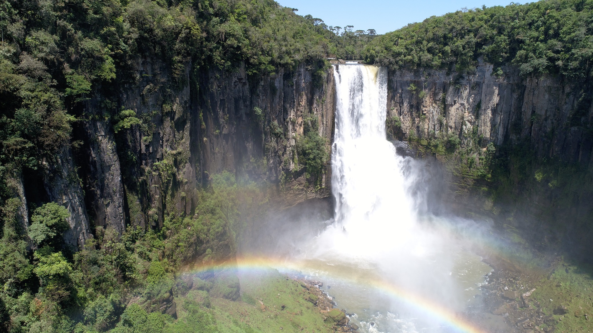 Monumento Natural Estadual Salto São João  tem se destacado como um destino turístico bastante procurado