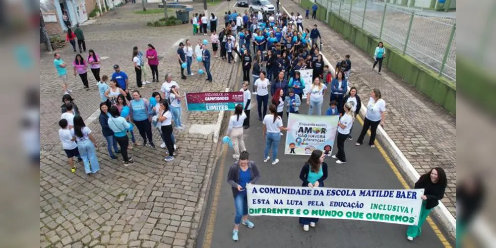 Imagem ilustrativa da imagem Caminhada em Castro conscientiza sobre o autismo