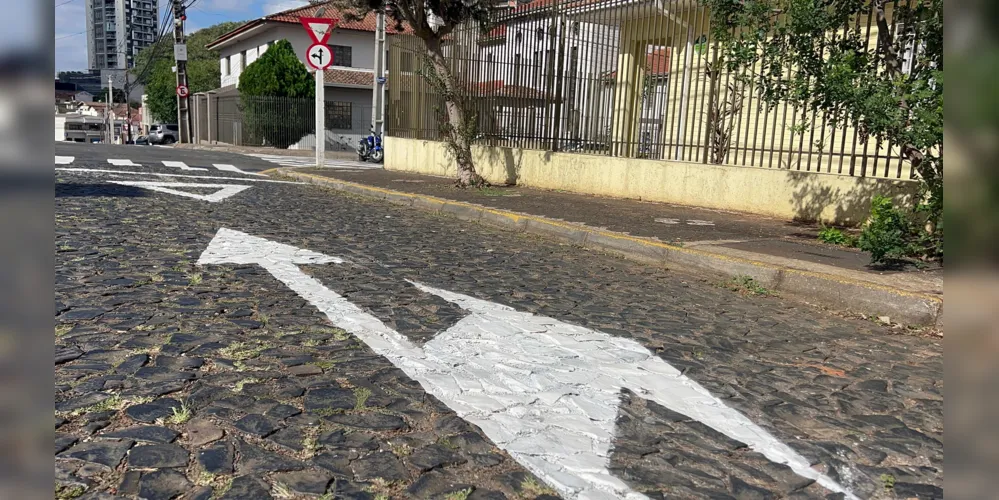 Sinalização correta, até o momento, é a da vertical, ou seja, da placa.