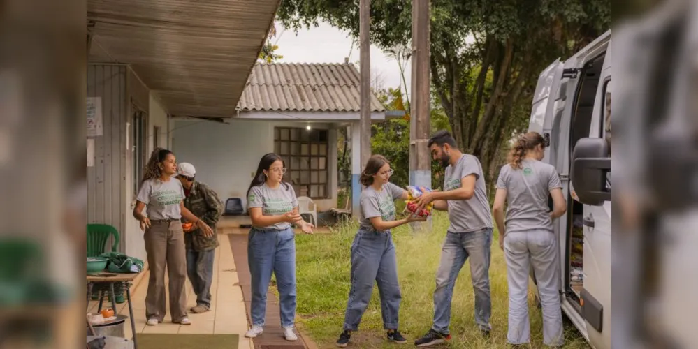 Imagem ilustrativa da imagem Arboriza PG distribui mais de 12 mil mudas e arrecada de alimentos