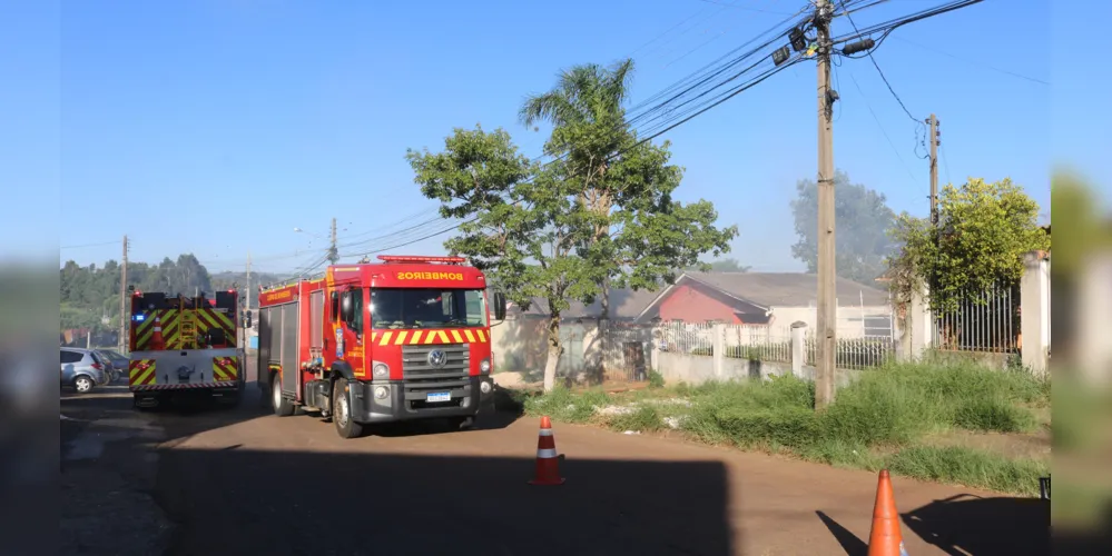 Fogo consome casa na região do Cará-Cará em Ponta Grossa