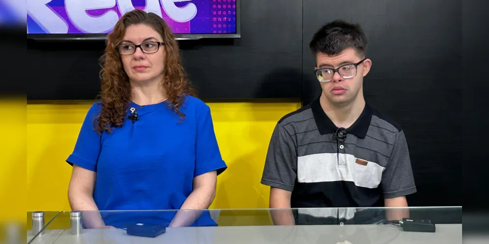 Cláudia Canova e Gustavo Canova participaram da live no Portal aRede