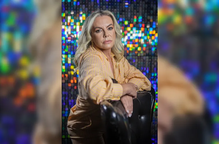 Na próxima sexta-feira, dia 26, será o momento de celebrar o aniversário da empresária Carolina Calixto Sant’ Anna. Reconhecida por sua atuação incansável nas principais causas sociais de nossa cidade, Carolina em breve nos surpreenderá com uma super novidade. Na foto, capturada por Laertes Soares, Carolina irradia sua energia e determinação. Da coluna RC, enviamos nossos mais sinceros votos de realizações e felicidades. será muito cumprimentada pela passagem de seu aniversário nesta quarta-feira (26). Carolina sempre atuante nas principais causas sociais da nossa cidade, em breve inaugura uma super novidade.
Da coluna RC os votos de realizações e felicidades.
