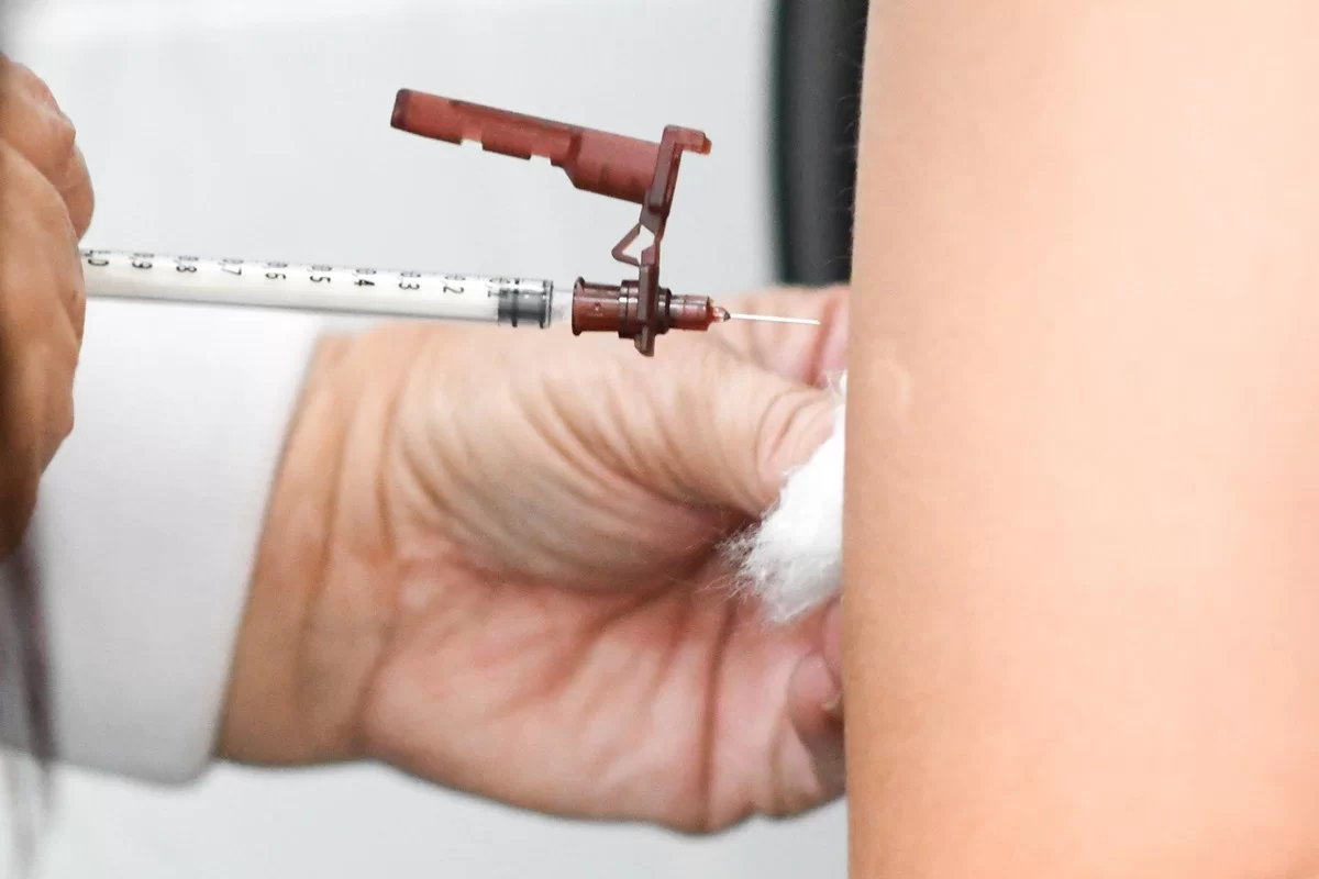 No Brasil, 3,2 milhões de pessoas serão vacinadas em 2024