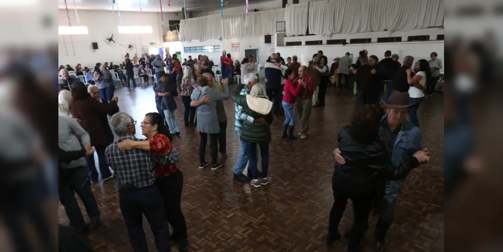 Familiares dos idosos também participaram do evento