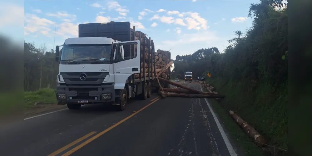 Acidente aconteceu na PR-364, em Irati, nos Campos Gerais