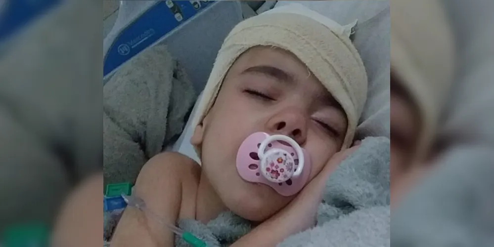 Nathália precisou ficar internada no hospital para tratar a meningite
