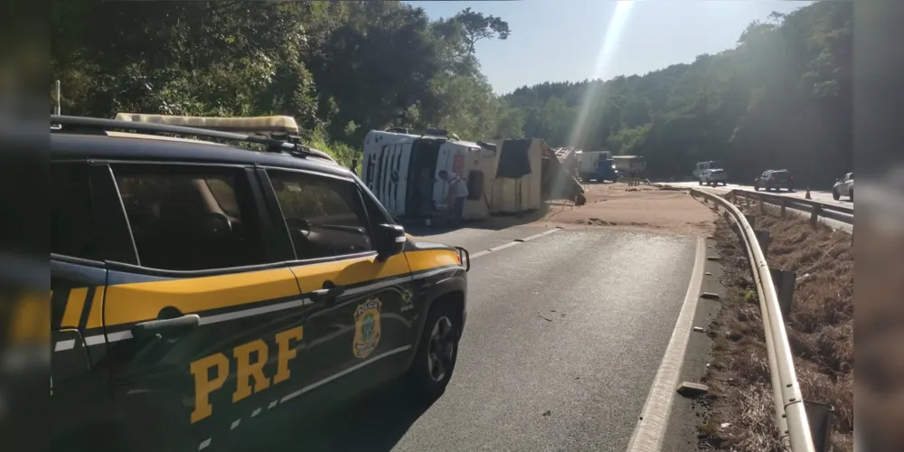 Tombamento aconteceu na manhã deste sábado (15)