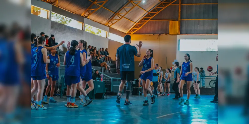 Após três vitórias nos primeiros três jogos, o time Sub-15 Feminino conheceu sua primeira derrota no Campeonato Paranaense.