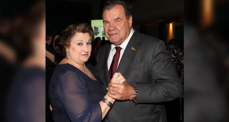 DIA DE FESTA – Esta quarta-feira (7) é de celebração para o empresário Jeroslau Pauliki, Diretor-Presidente do Grupo MM, que brinda mais um ano de vida. Ao lado da esposa, Cirlei Pauliki, celebra uma trajetória marcada por união, visão e propósito. Da Coluna RC, nossos votos de saúde, êxito e muitas alegrias neste novo ciclo. Felicidades!