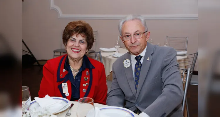 BODAS – Com uma história construída ao longo de mais de cinco décadas, Marilu e João Péricles Goulart, ex-governadores do Lions Internacional, celebram no próximo sábado (10) suas Bodas de Malaquita. São 56 anos de união pautados pelo respeito, pela parceria e pelo constante trabalho em prol do bem comum. Um legado que ultrapassa o tempo e inspira gerações. Da Coluna RC, votos de saúde, harmonia e contínuas realizações.
