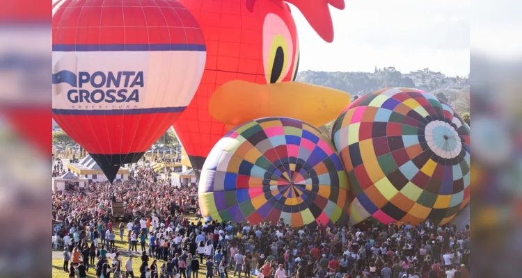 Balão em formato de 'pica-pau' foi destaque na primeira edição do festival