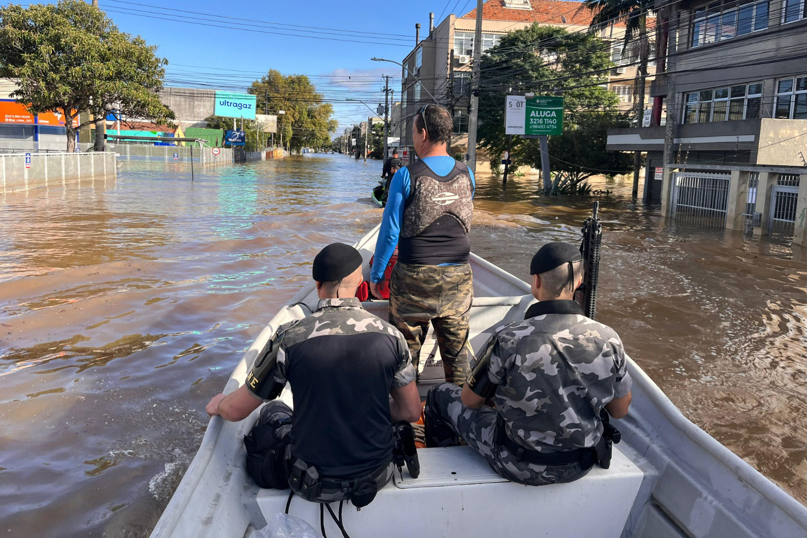 Ação resultou em 1.220 pessoas e 552 animais resgatados