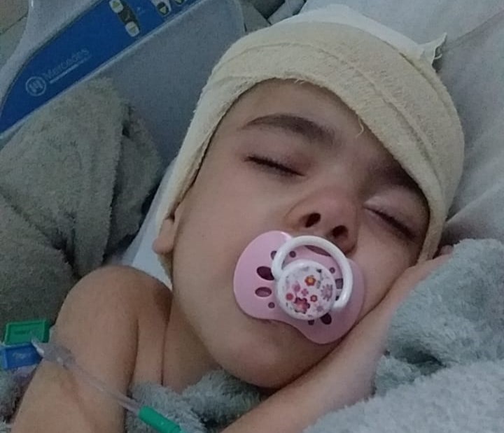 Nathália precisou ficar internada no hospital para tratar a meningite