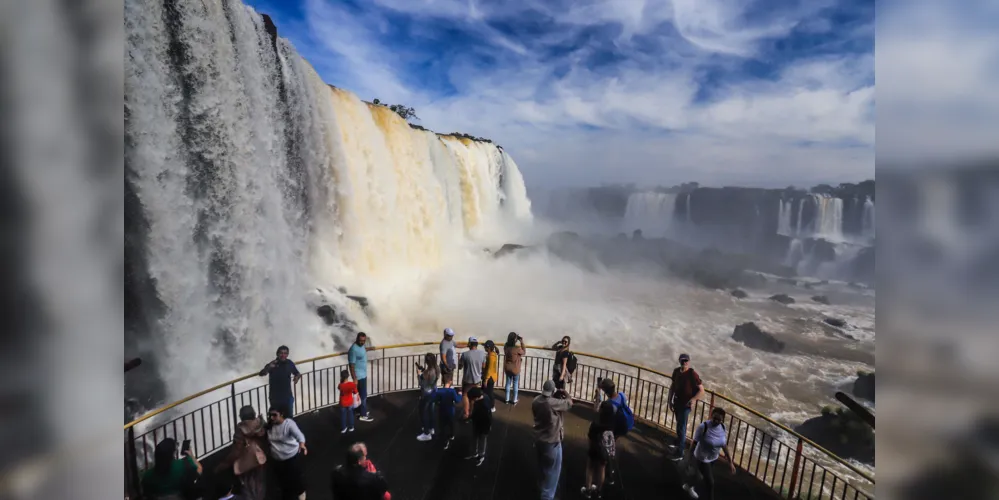 Cataratas do Iguaçu é um dos destinos turísticos mais procurados pelos paranaenses