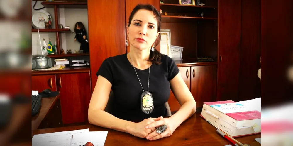 Cláudia Krüger, delegada da Delegacia da Mulher de Ponta Grossa