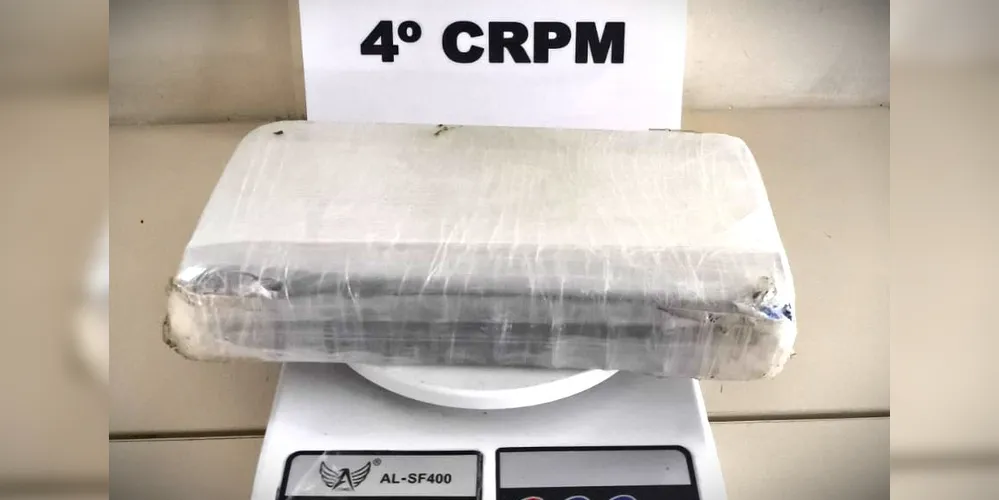 Aproximadamente 1 kg de cocaína foi apreendida