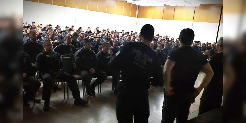 Mais de 245 policiais participaram da operação no Paraná e em Santa Catarina