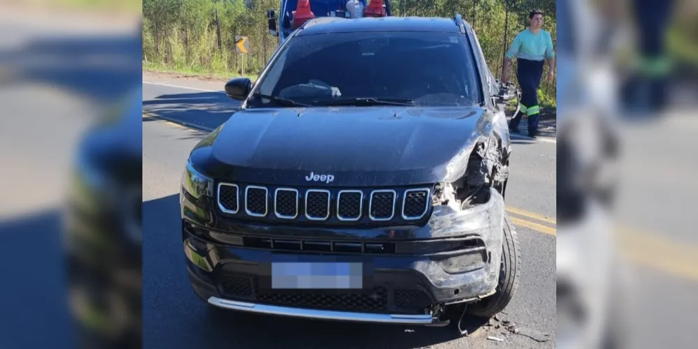 Jeep Compass envolvido no acidente; motorista fugiu