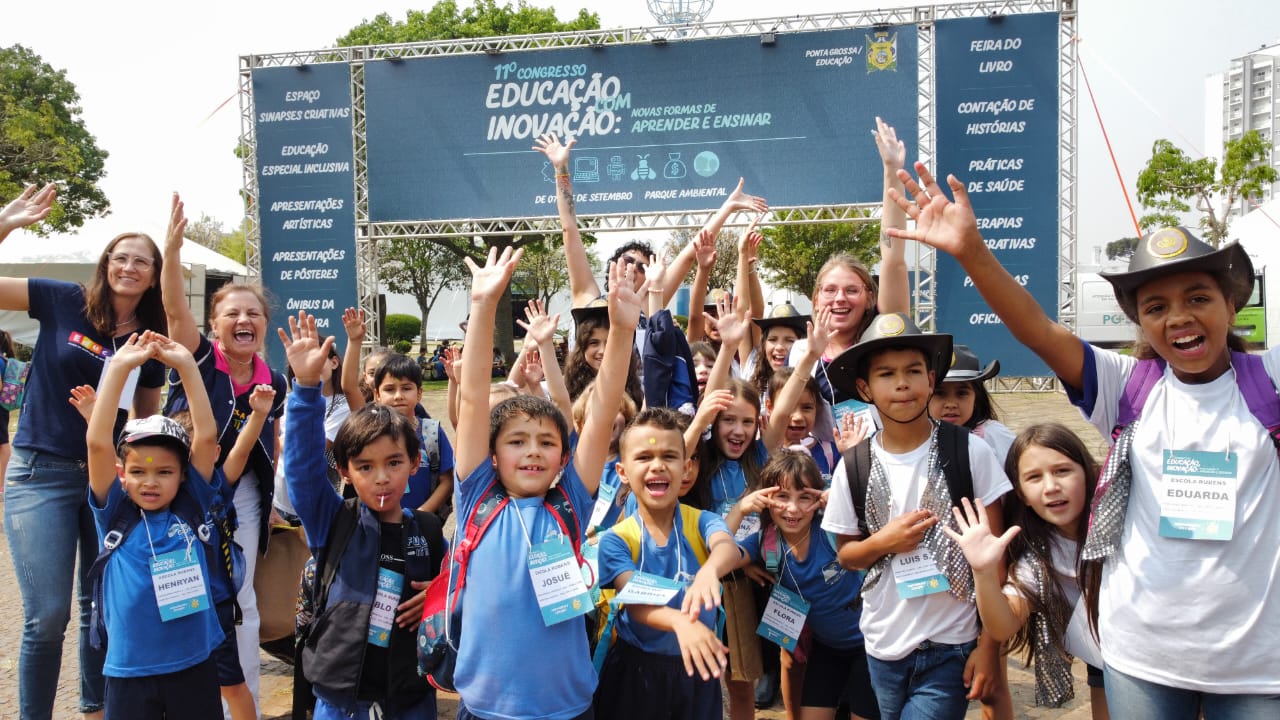 As atividades artísticas apresentadas pelos estudantes das escolas públicas municipais e parceiros começam a partir das 14h30, deste sábado (14).