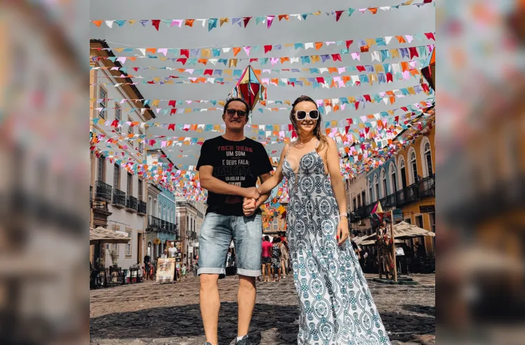 O respeitado empresário Fabio Aurélio Nabozni celebrará mais um ano de vida no próximo domingo (25), cercado pelo carinho daqueles que reconhecem sua trajetória de sucesso e dedicação. Ao lado de sua esposa, Maria Priscila Nabozni, Fabio reflete a união entre a vida pessoal e profissional que tanto inspira a todos ao seu redor. Da Coluna RC, os votos de que este novo ciclo seja repleto de conquistas e felicidades.