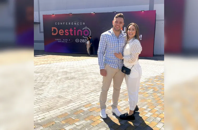 No próximo sábado (27), o empresário Hendryw Fabrício de Paula celebrará mais um ano de vida. No registro, ele aparece ao lado de sua namorada, a advogada Leticia Staroi, formando um casal que inspira amor e parceria. Da coluna RC, desejamos felicidades, realizações e muito sucesso.