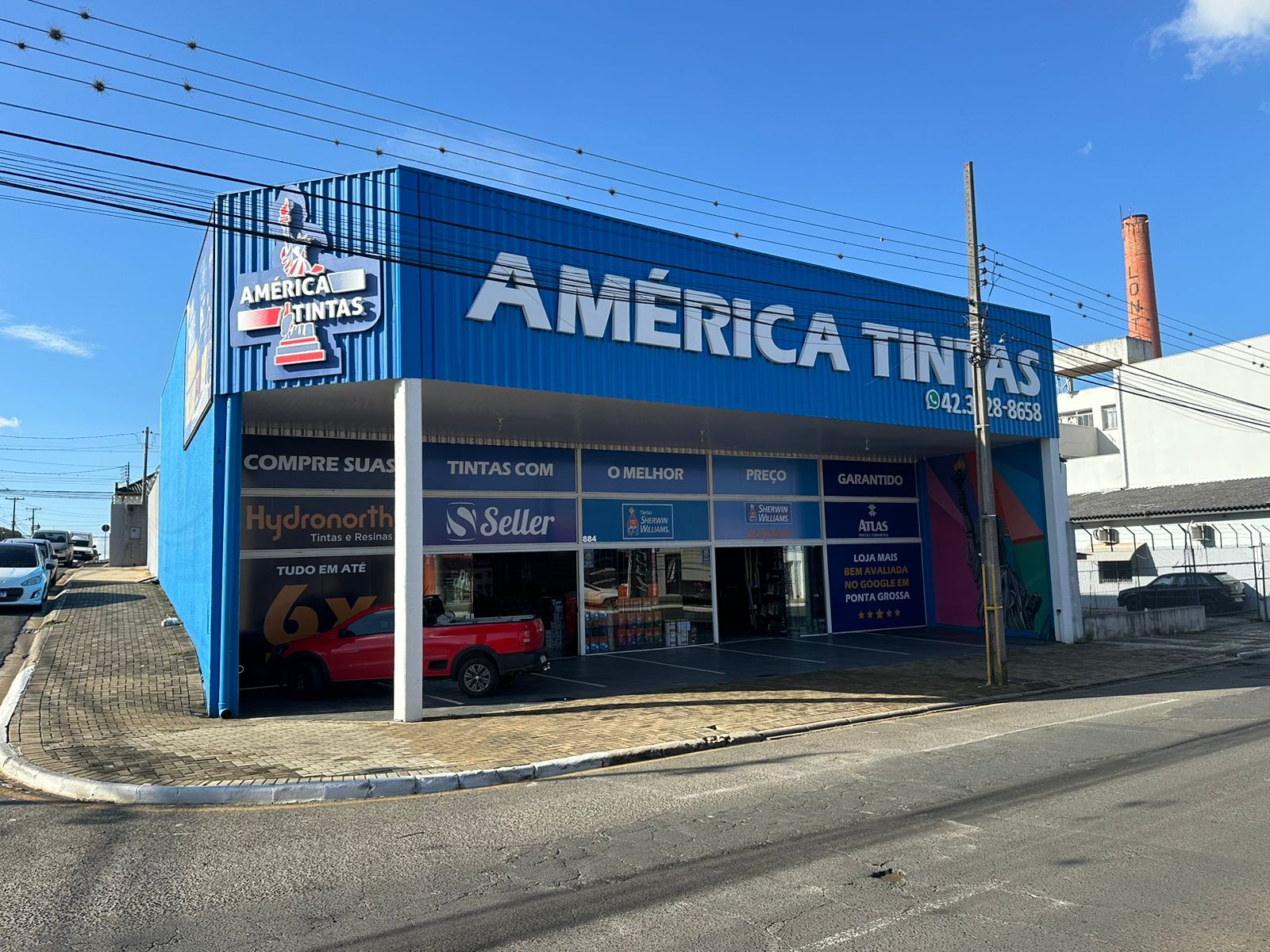 A matriz fica localizada no bairro da Nova Rússia