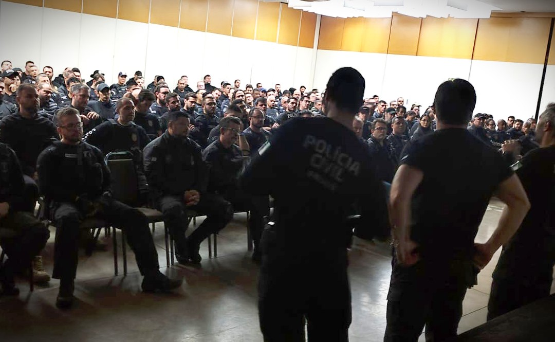 Mais de 245 policiais participaram da operação no Paraná e em Santa Catarina