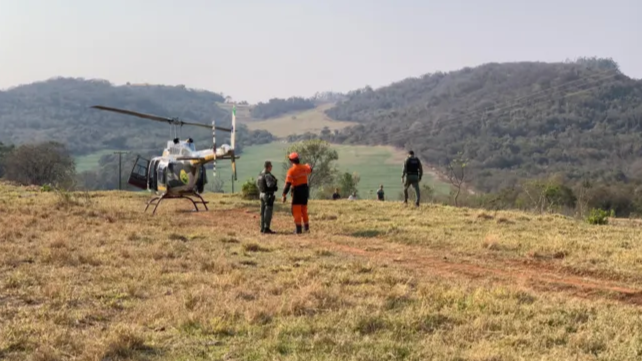 Um helicóptero auxiiou nas buscas