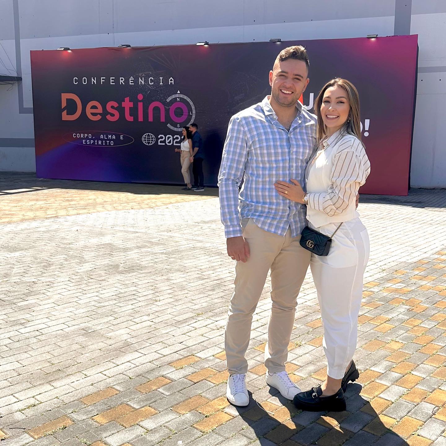 No próximo sábado (27), o empresário Hendryw Fabrício de Paula celebrará mais um ano de vida. No registro, ele aparece ao lado de sua namorada, a advogada Leticia Staroi, formando um casal que inspira amor e parceria. Da coluna RC, desejamos felicidades, realizações e muito sucesso.