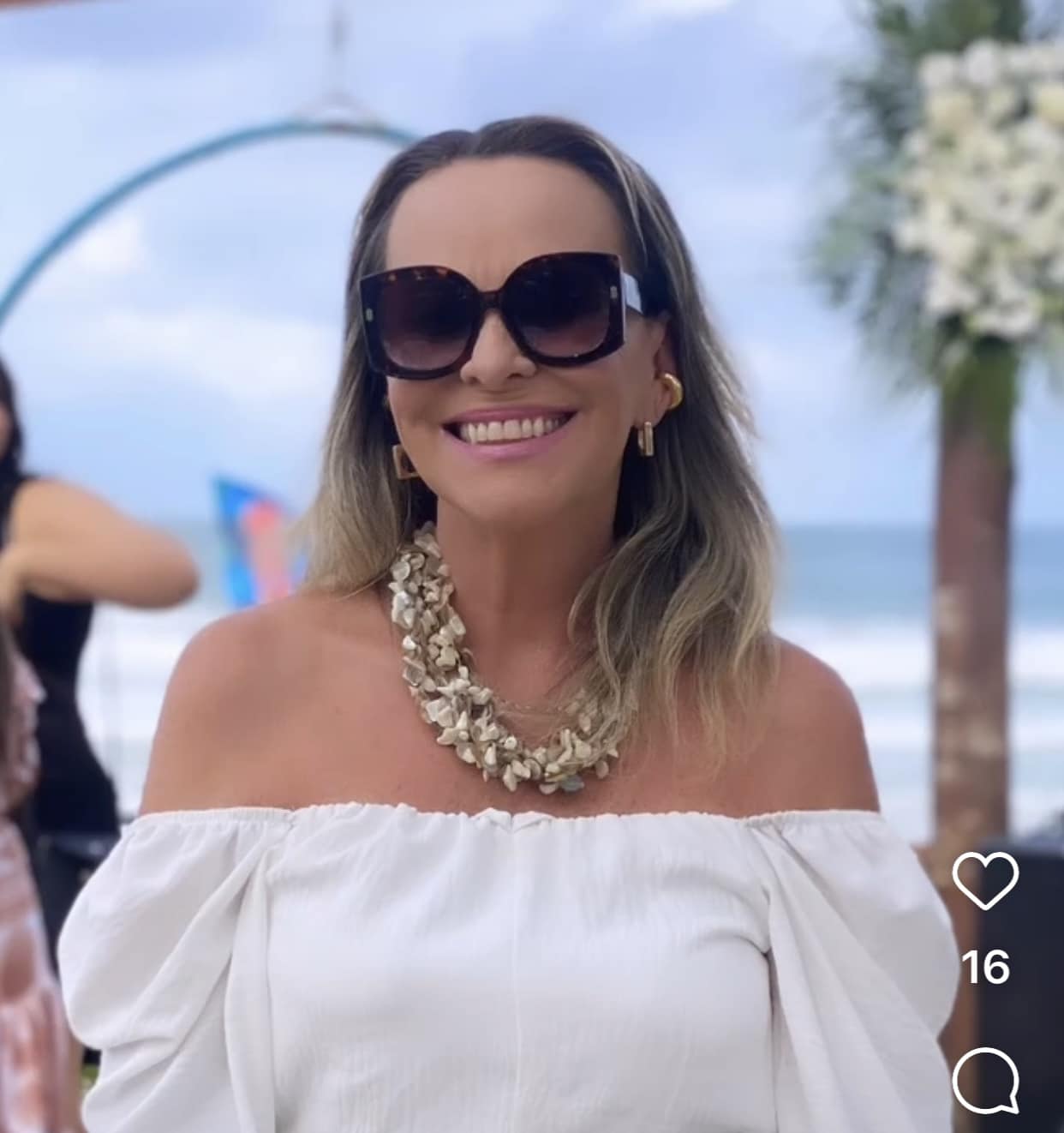 A consultora de imagem e estilo Liliana Gomes, reconhecida por seu olhar atento e sofisticado, foi calorosamente cumprimentada pela passagem de seu aniversário na última segunda-feira (26). Liliana, com sua expertise em moda e estilo, transforma a vida de muitas pessoas, ajudando-as a encontrar e expressar sua melhor versão. Neste novo ciclo, a Coluna RC deseja que ela continue a iluminar o caminho daqueles que confiam em seu talento, com muita alegria e grandes realizações.